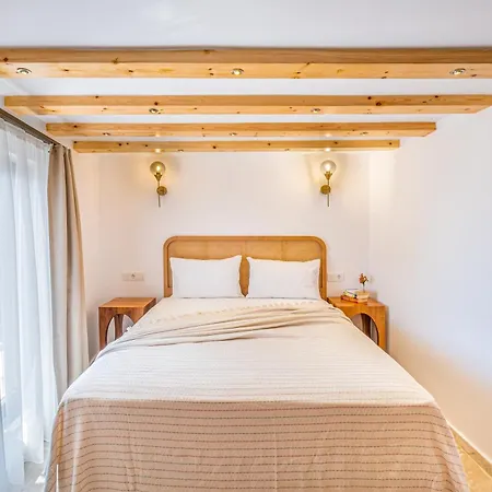 White Garden Willa *