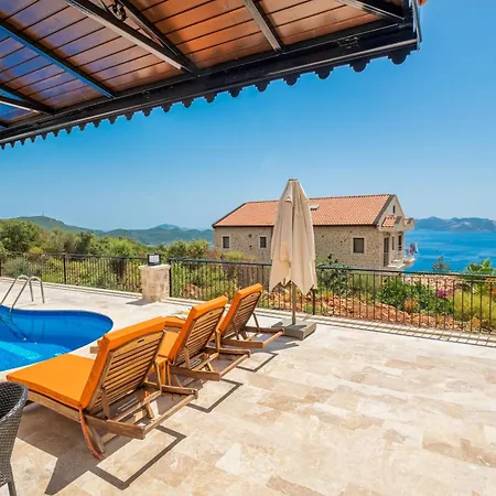 Willa White Garden Kaş