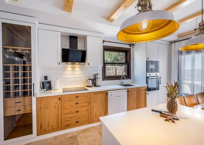 White Garden Villa *