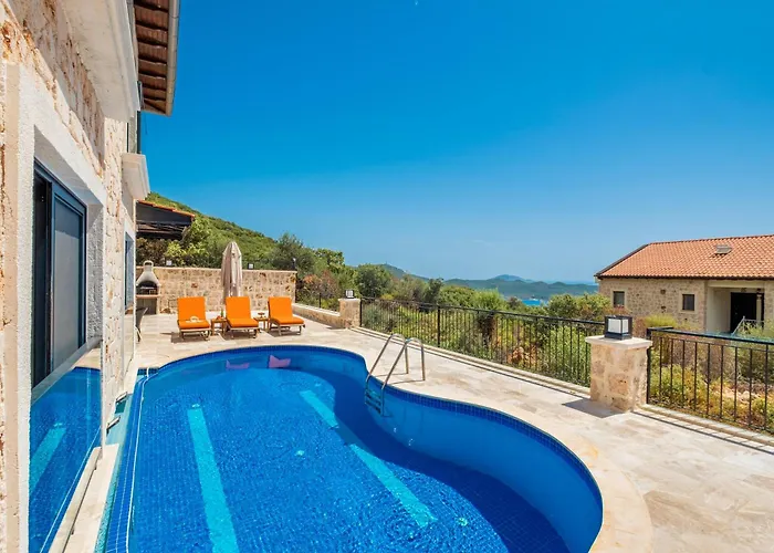 White Garden Villa *