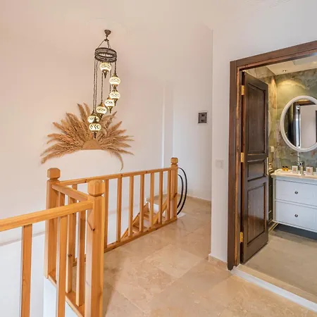 White Garden Villa *